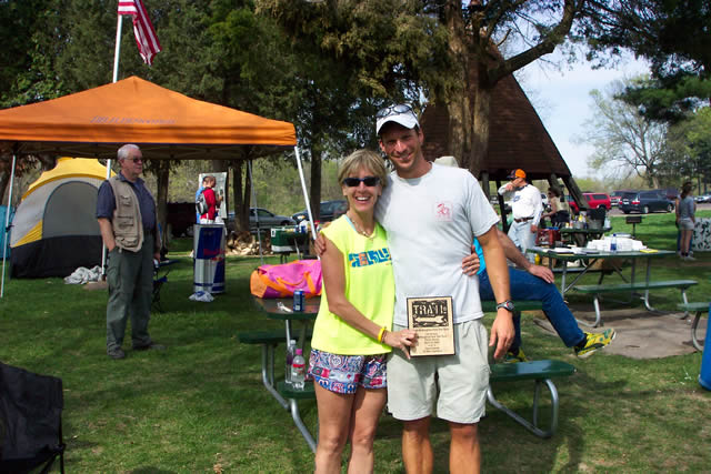 Jane Moser Cox with race director Andy Weinberg