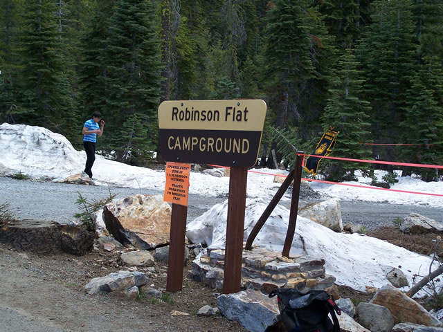 Saturday June 26th : Action at Robinson Flat - 29.7 Mile Aid Station