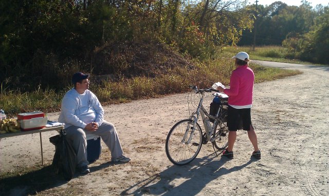 Volunteers and Medical waiting along the course