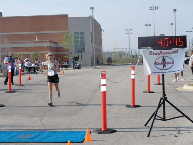 Saturday June 30, 2012 - Runners making the finish of The Great 8K!
