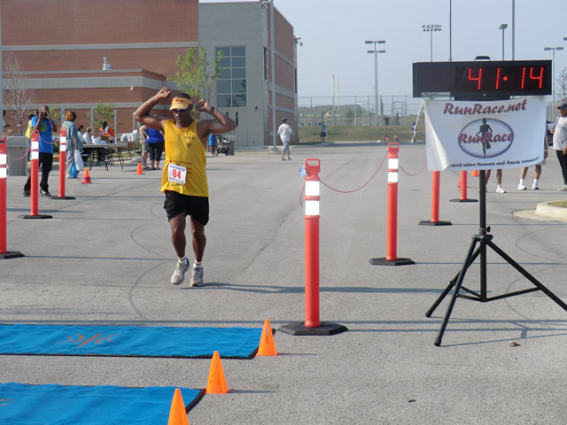 Saturday June 30, 2012 - Runners making the finish of The Great 8K!