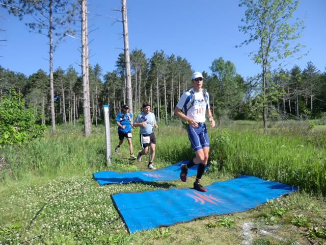 Saturday June 2, 2012 : Emma Carlin Outbound (mile 15.8)