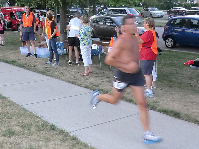 Wednesday August 1st 2012 : Action from the Inaugural Chicago Full Moon Run