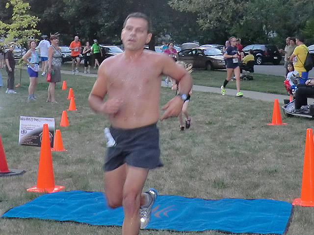Wednesday August 1st 2012 : Action from the Inaugural Chicago Full Moon Run