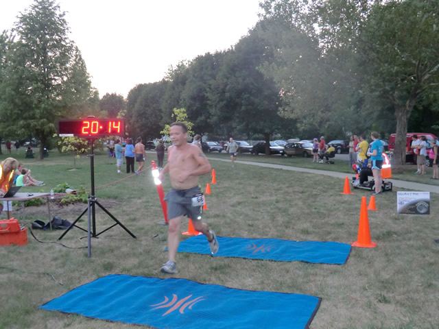 Wednesday August 1st 2012 : Action from the Inaugural Chicago Full Moon Run