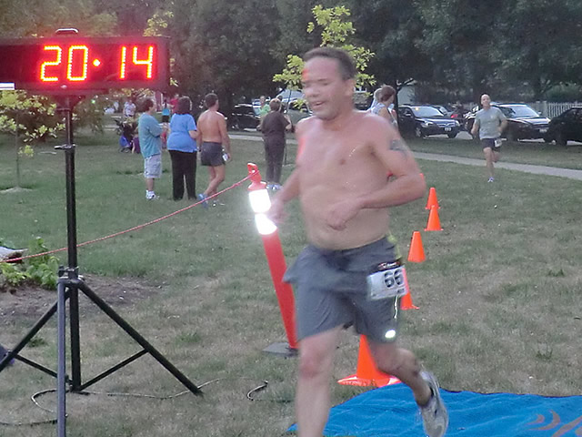 Wednesday August 1st 2012 : Action from the Inaugural Chicago Full Moon Run