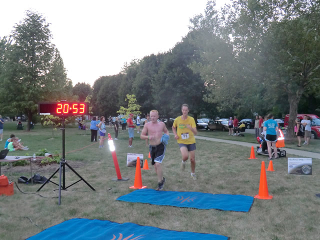 Wednesday August 1st 2012 : Action from the Inaugural Chicago Full Moon Run