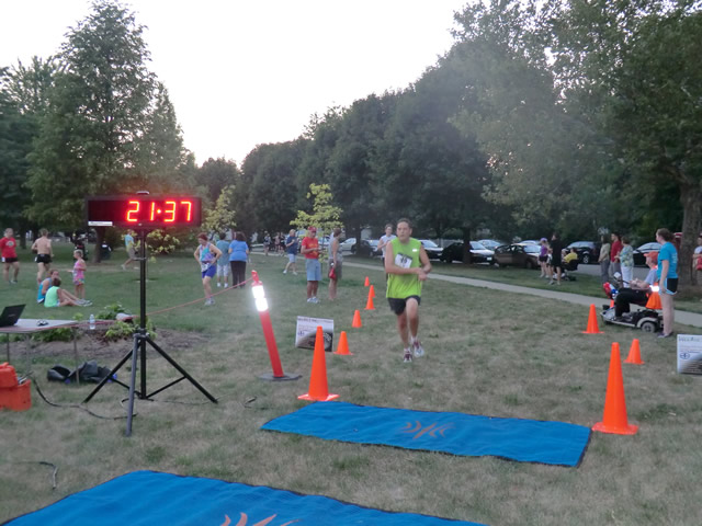 Wednesday August 1st 2012 : Action from the Inaugural Chicago Full Moon Run