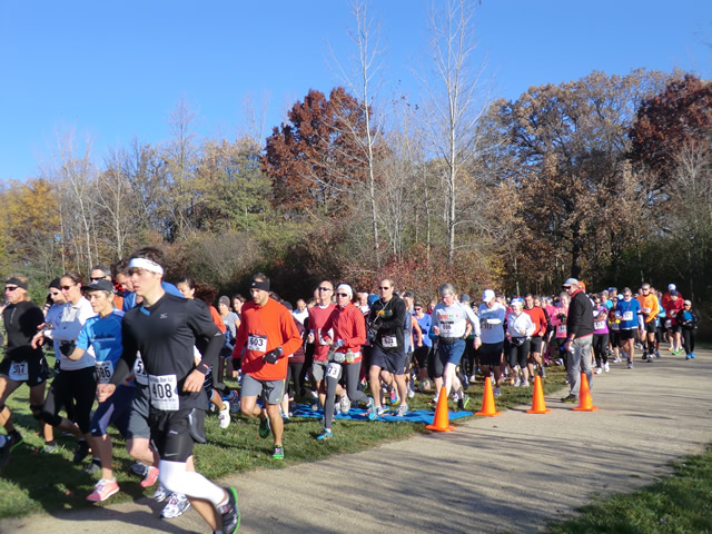 Early Morning - Saturday October 20, 2012 : Start of the DPR Trail Half-Marathon