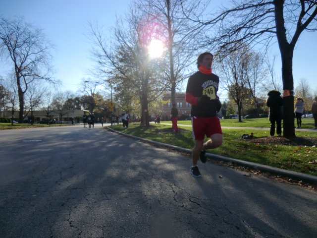 Race Action of Going in Circles 5-Km : Saturday October 27, 2012