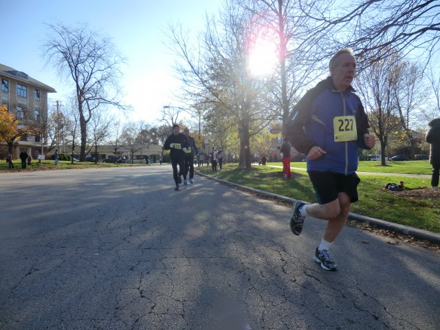 Race Action of Going in Circles 5-Km : Saturday October 27, 2012