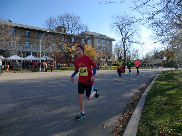 Race Action of Going in Circles 5-Km : Saturday October 27, 2012