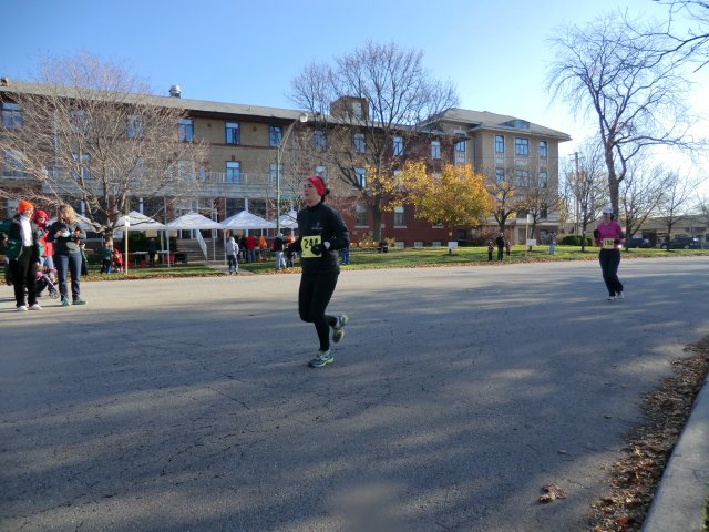 Race Action of Going in Circles 5-Km : Saturday October 27, 2012