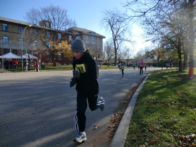 Race Action of Going in Circles 5-Km : Saturday October 27, 2012