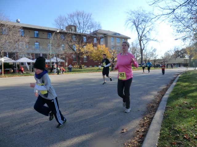 Race Action of Going in Circles 5-Km : Saturday October 27, 2012