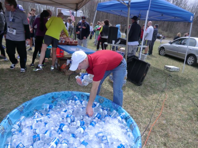 Sunday April 21, 2013 : Fourever Friends 4-Mile Race & 2-Mile Walk