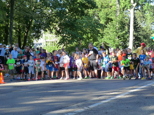 Start of the 1 Mile Kids' Run