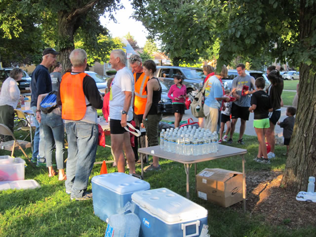 Runners prepare : Race Gathering