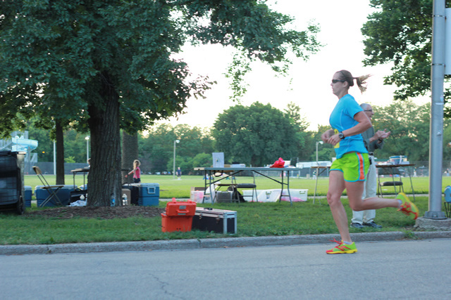 5-Km runners complete their first lap on course