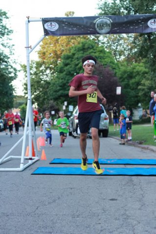 Tim Hatzopoulos of Park Ridge finishes 3rd overall in the Chicago Full Moon 5-Km
