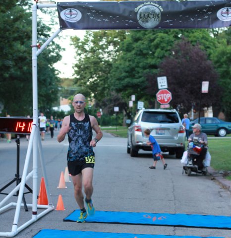 5-Km Full Moon Run... finishing 12th overall is Siamak Mostoufi