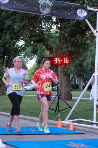 Thrills at the finish of the Chicago Full Moon 5-Km