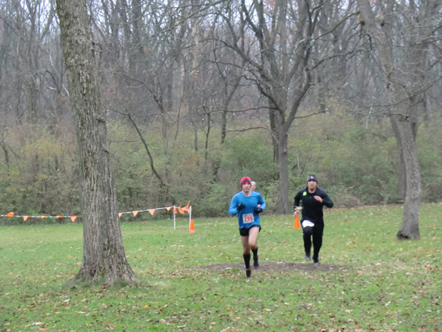 After 25 kilometers of trail running the final kick seperates Jose Alvarado from Luis Paredes