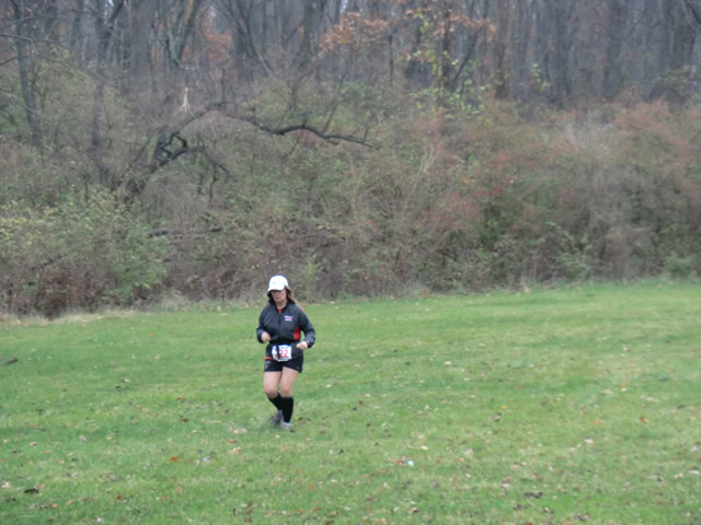 After one lap Julie Branden makes a quick trunaround & heads back out on the Paleo-Carb 50-Km trail