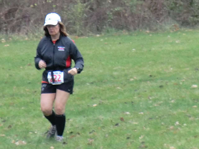 After one lap Julie Branden makes a quick trunaround & heads back out on the Paleo-Carb 50-Km trail
