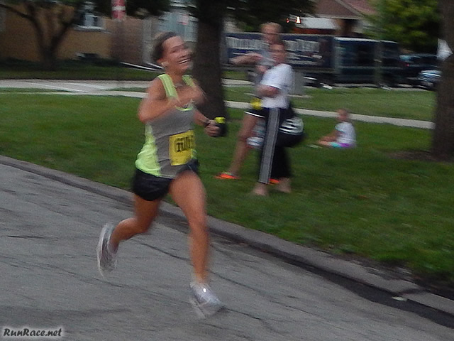 Chicago Full Moon Run action near the finish line