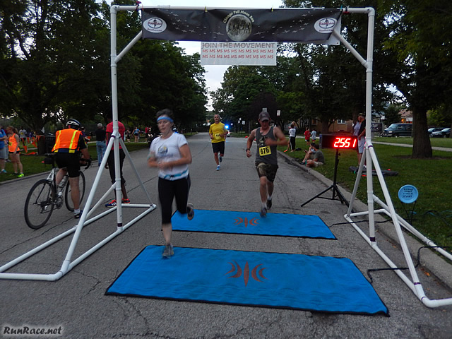 Chicago Full Moon Run action near the finish line