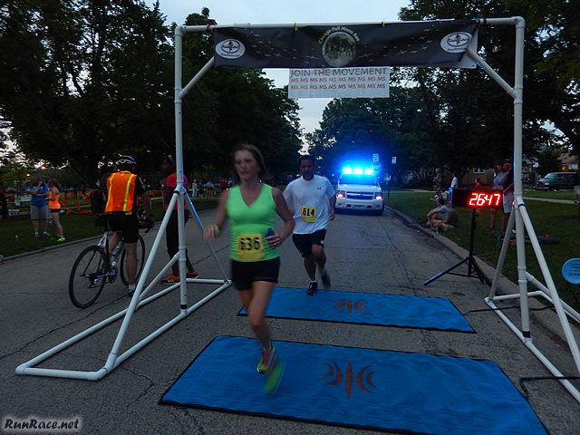 Chicago Full Moon Run action near the finish line