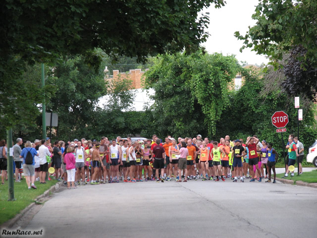 Starting line of the 3rd Annual Chicago Full Moon Run