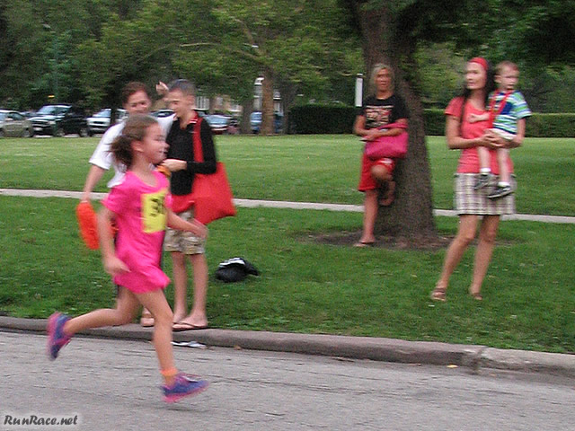 Chicago Full Moon Run action near the finish line