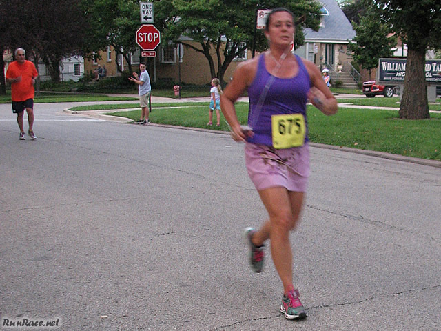 Chicago Full Moon Run action near the finish line