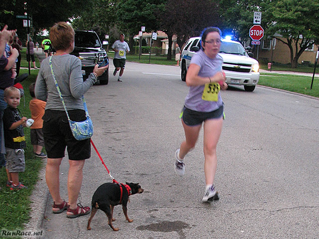 Chicago Full Moon Run action near the finish line