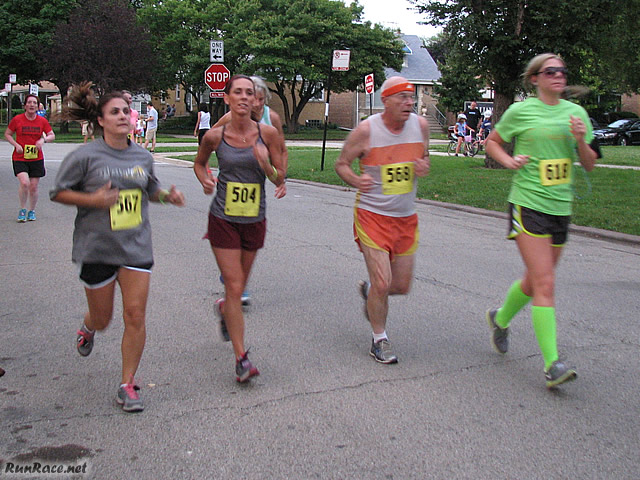 Chicago Full Moon Run action near the finish line