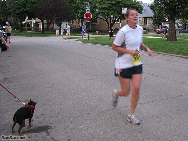 Chicago Full Moon Run action near the finish line