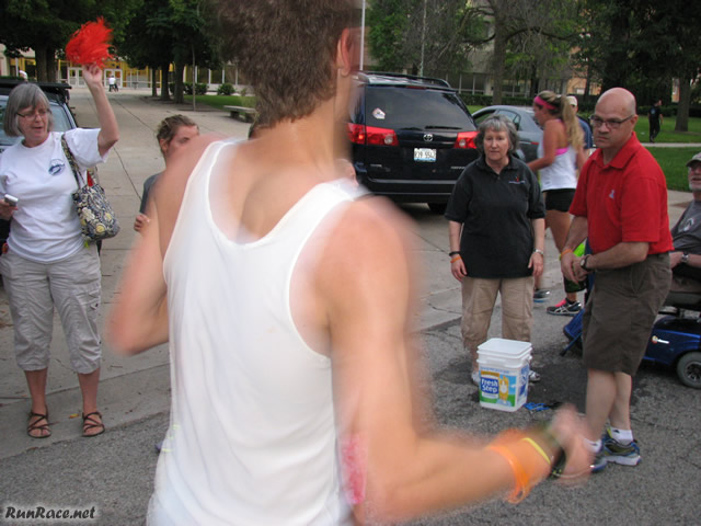 Chicago Full Moon Run action near the finish line