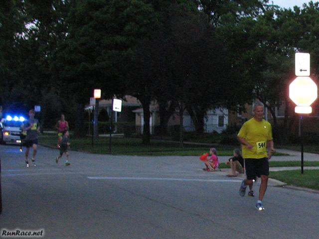Chicago Full Moon Run action near the finish line