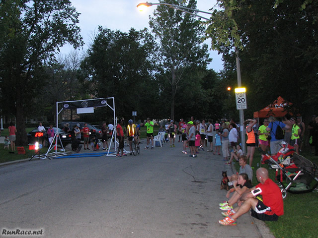 Chicago Full Moon Run action near the finish line