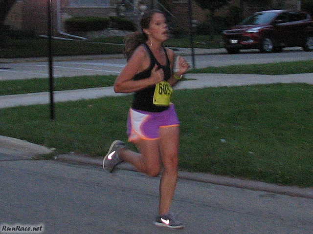 Chicago Full Moon Run action near the finish line