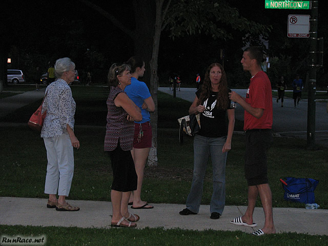 Chicago Full Moon Run action near the finish line
