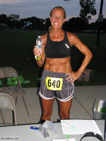 Chicago Full Moon Run action near the finish line