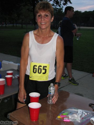 Chicago Full Moon Run action near the finish line