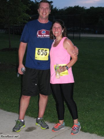 Chicago Full Moon Run action near the finish line