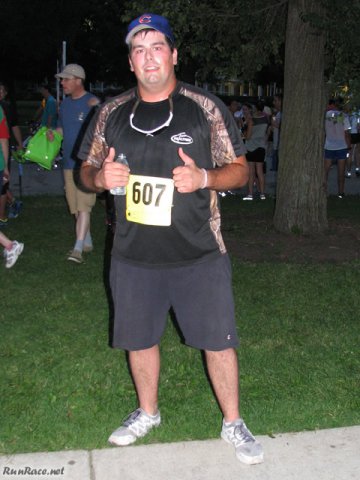 Chicago Full Moon Run action near the finish line