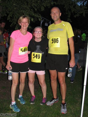 Chicago Full Moon Run action near the finish line