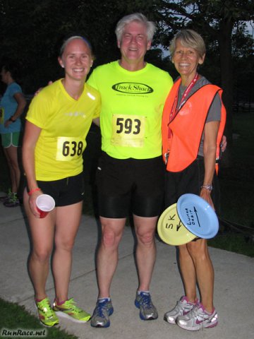 Chicago Full Moon Run action near the finish line