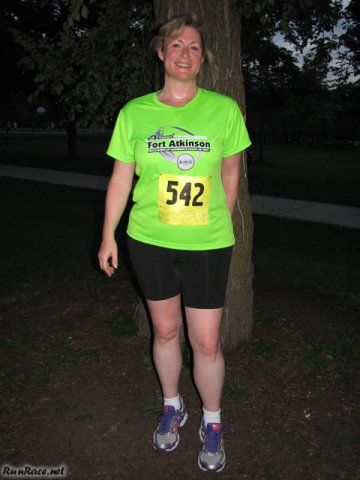 Chicago Full Moon Run action near the finish line